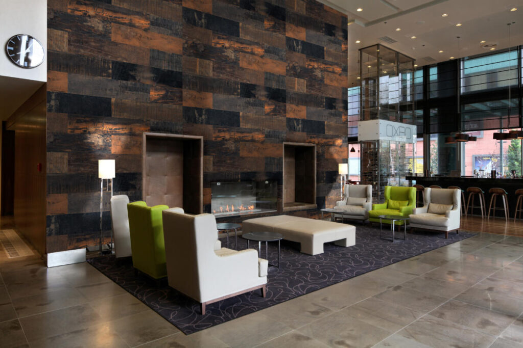 Folie na ściany drewno